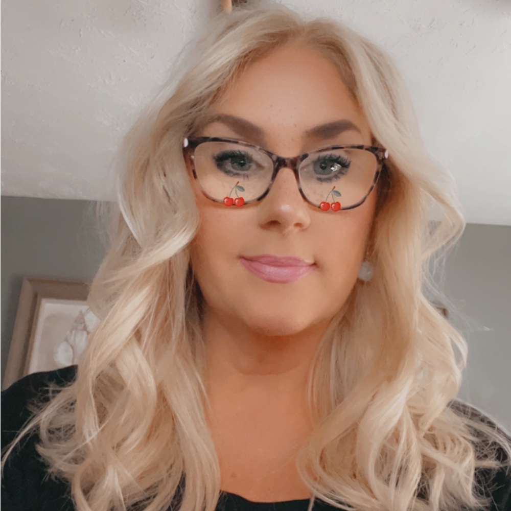Meet your Posher, Leanne